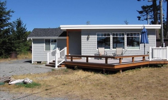 Lummi Island Casa | Reefnet House with Beach