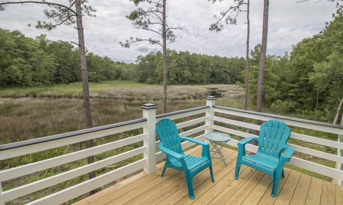 Minnesott Beach Cabaña | Reelin In The Years is the Perfect blend of rustic charm and modern amenities!