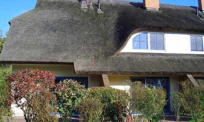 Puddemin Casa | Reetdachhaus Malve 3 im Feriendorf Puddeminer Wiek