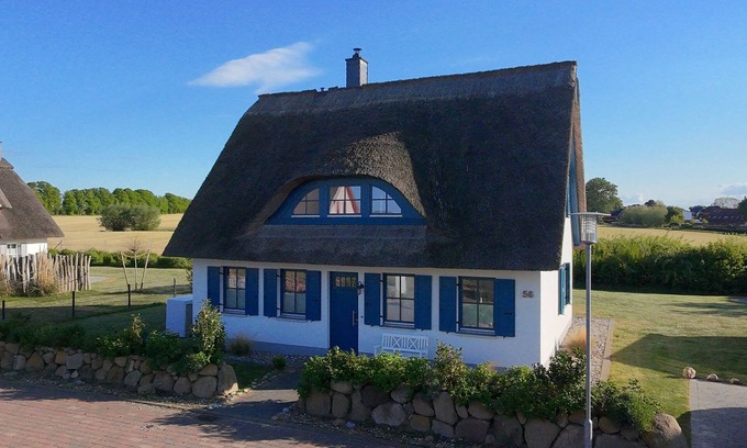 Gross Schwansee Casa | Reethaus Kleiner Seestern ***** Sauna, close to the beach, lots of space and peace and quiet