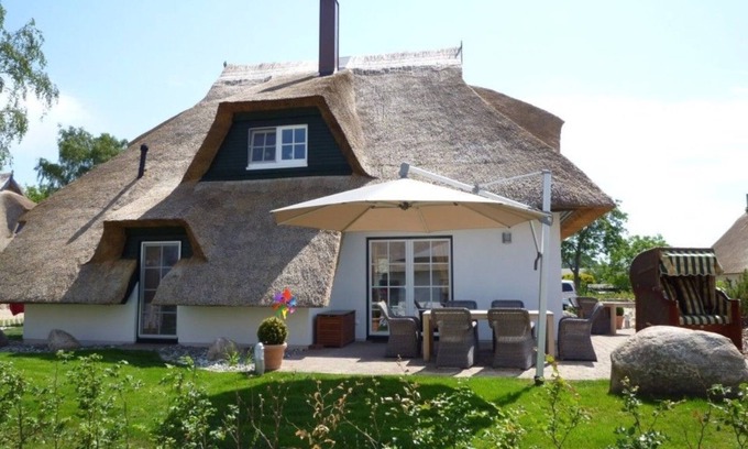 Heringsdorf Casa | Casa con techo de paja "Dioses del pollo" con sauna, piscina al aire libre, chimenea