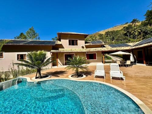 Olaria Casa | Refúgio em Lumiar: Piscina Aquecida, Área Gourmet e Rio Privado