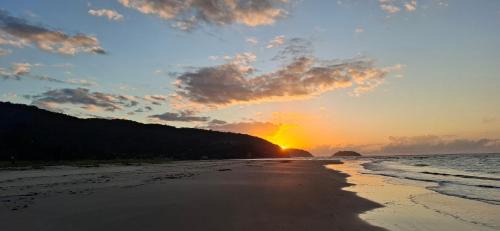 Guaratuba Casa | Refúgio Natural com Praia Paradisíaca a 300m