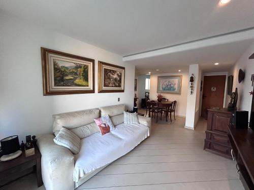 Leme Apartamento | Refúgio praiano: Apto reformado a 100m da praia