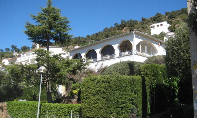 El Mas Fumats Villa | Ref. Alm03 - ACOGEDORA VILLA CON JARDIN Y VISTAS AL MAR