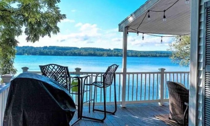 Penn Yan Cabaña | Reflections on Keuka