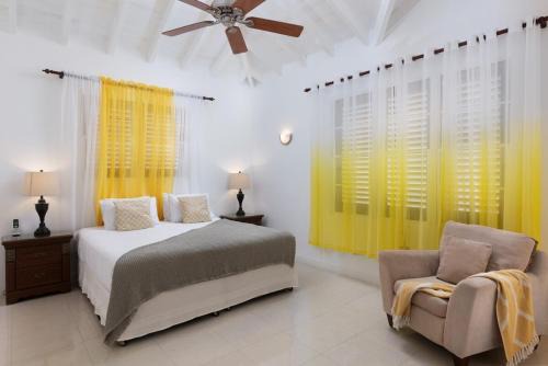 Porters Casa | Refreshing 2bed Townhome walking distance to beach