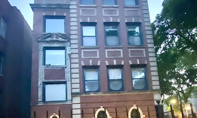 Greater Grand Crossing Apartamento | Refreshingly Classic, Yet Charming 2200 sq. ft. Apartment Home Away From Home