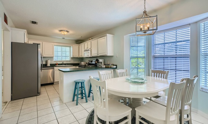 Saint Augustine Shores Casa | Refreshingly Relaxing: Poolside Fun for Families