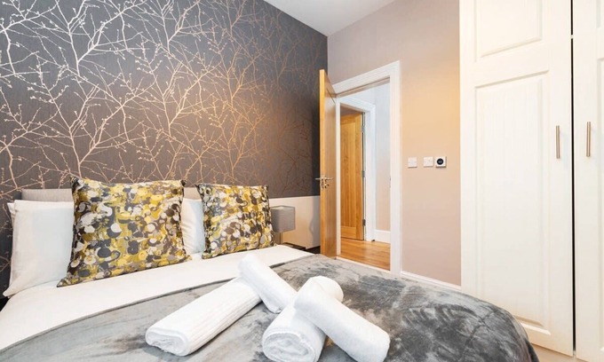 City Centre Dublin Condominio | Refurbished 2 BED APT WITH GARDEN Fast WIFI & TV