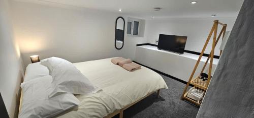 Gillingham Casa | Refurbished 4-Bed Home Near Hospital & Station