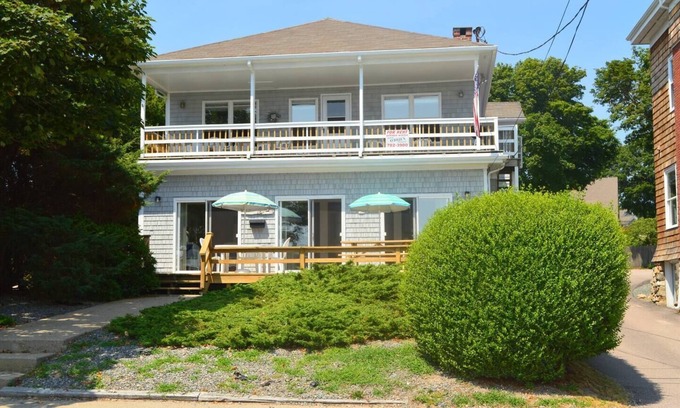 Narragansett Casa | Regal Shores Retreat - Upstairs