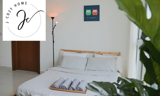 Pekeliling Apartamento | Regalia Suites @ Infinity Pool | 4pax | KLCC Nght. Ver | 2min metro