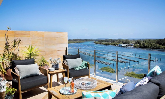 Wallis Lake Apartamento | Regatta 19 - Top Floor Luxury. Spectacular Water Views, Breathtaking Sunsets