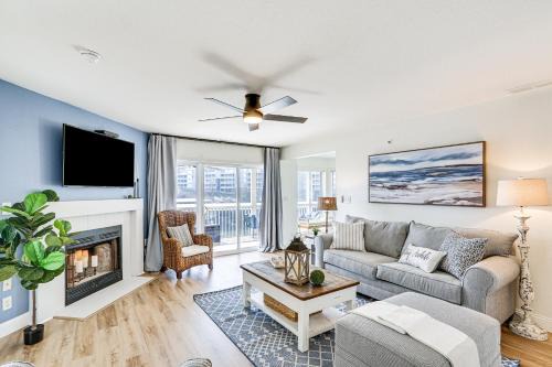 Village of Four Seasons Apartamento | Regatta Bay Condo with Balcony and Water Views!