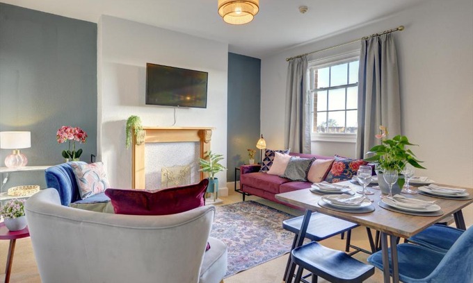 Leamington Spa Apartamento | Regency Nest by Spa Town Property - Stylish 3 Bedroom Apartment on 2 Floors, Central Leamington Spa