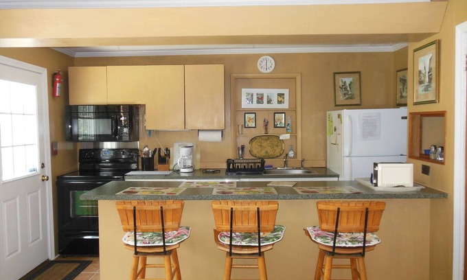 Dewey Beach Cabaña | Rehoboth Bay Cottage - Vista a la bahía, ideal para familias, 1 1/2 manzana a pie de la playa del océano
