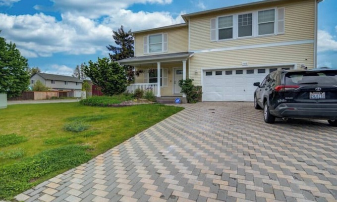 Frederickson Casa | Rehoboth house 4 bedroom house, 2.5 bathrooms, kitchen, dining and living rooms
