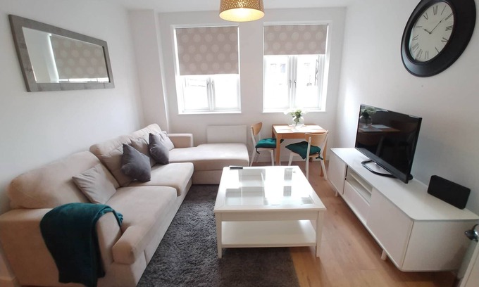 Reigate Apartamento | Reigate Park View Apartment A