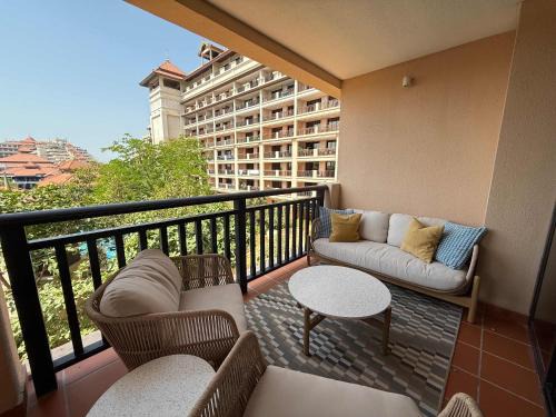 Palm Jumeirah Apartamento | Reimagined 3BR Apartment in 5-star Resort