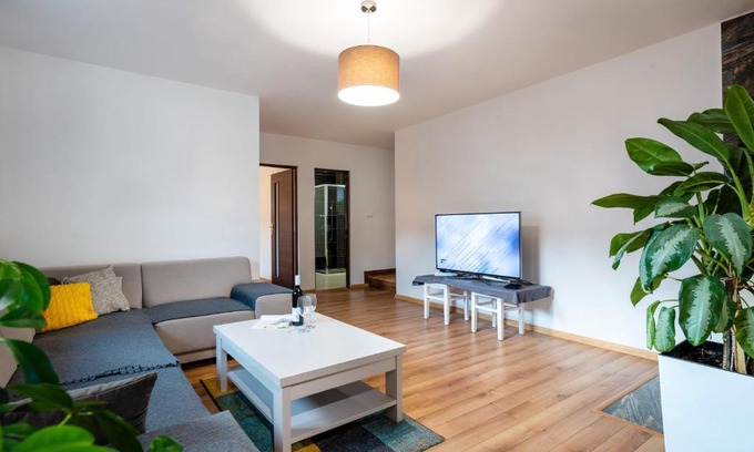Dolny Kubin Apartamento | Rekreačný domček Flower Garden - Self Check In