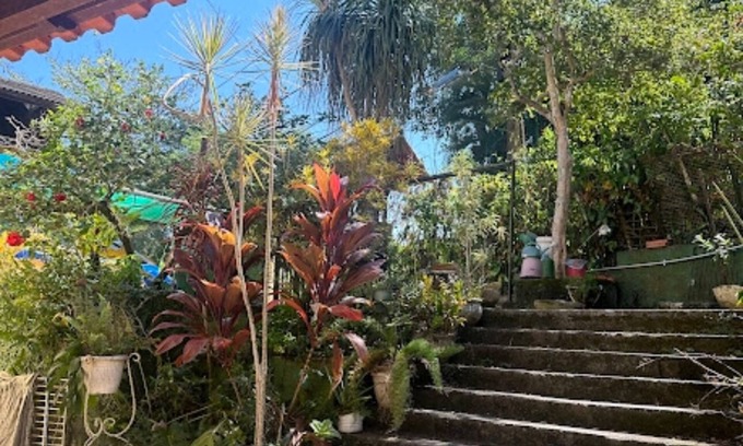Jacarepagua Casa | Relax in nature with a mountain climate. Pets are allowed, because of the pool and barbecue.