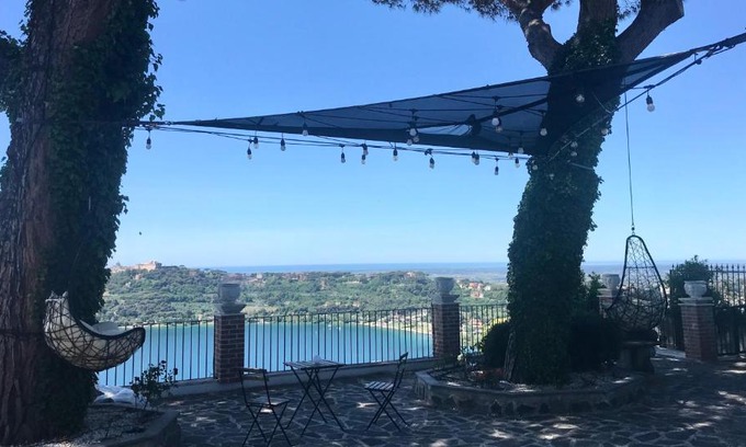 Lake Garda Casa | Relais Terrazza sul lago Castelgandolfo