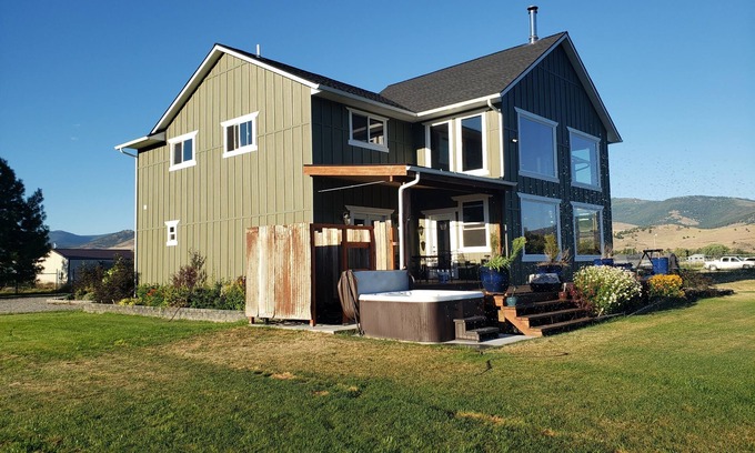 Plains Casa | Relax and make magical memories at Our Riverfront Retreat!