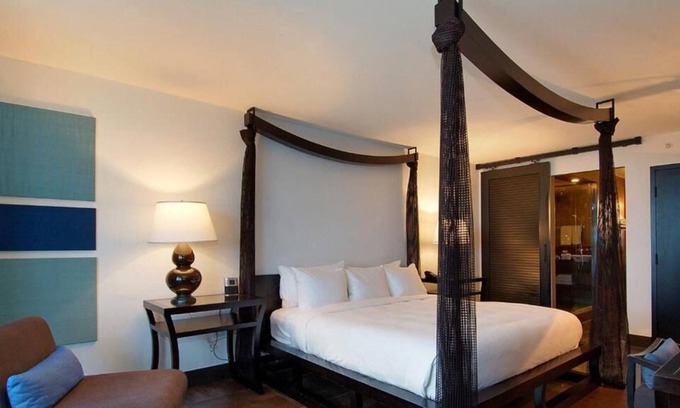 Palm Beach Casa | Relax and Recharge! Beachfront Accommodations | Garden View Room