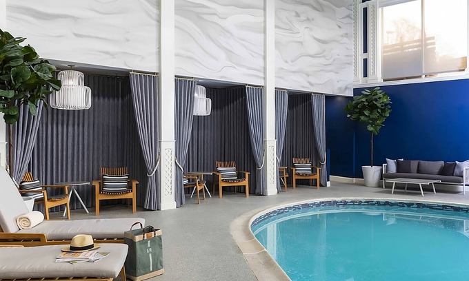 Historic Hill Apartamento | Relax and Recharge! Close to The Elms Mansion! Onsite Parking and Pool!