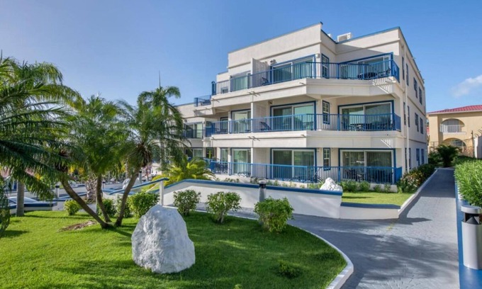 Simpson Bay Hotel | Relax and Recharge in St. Maarten! Swimming Pool, Full Kitchen, Free Parking!