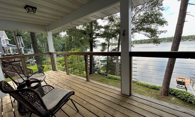 Wautoma Casa | Relax and recharge Up North on the lake! Affordable & dog friendly