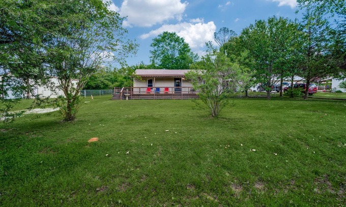 Pottsboro Casa | Relax and Reconnect at Lake Texoma Lodge - Tranquil Setting Near Marinas and Choctaw Casino!
