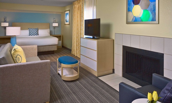 Westlake Hotel | Relax and Unwind! 3 Comfortable Units, Free Parking, Pets Allowed, Pool