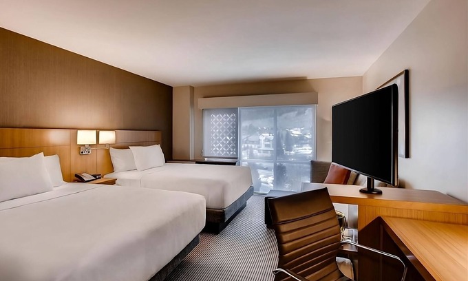 Mountain House Hotel | Relax and Unwind! 3 Pet-friendly Units, Outdoor Jacuzzi, Free Shuttle, Breakfast