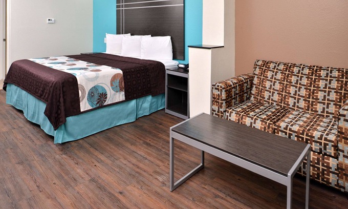 Spring Hotel | Relax and Unwind! Comfortable Unit! Near Six Flags Hurricane Harbor Splashtown