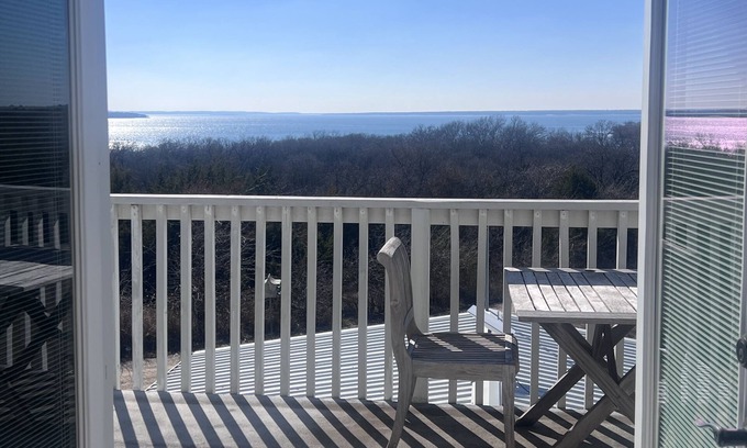 Kingston Casa | Relax and Unwind in a Home overlooking Lake Texoma