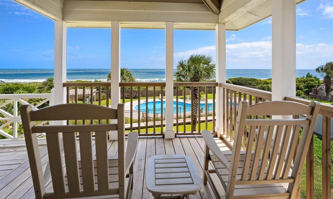 Debordieu Colony Villa | Relájese y descanse en esta fabulosa villa frente al mar con vistas espectaculares