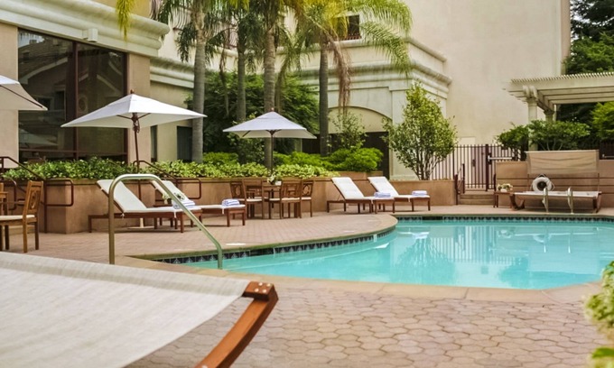 Sunnyvale West Hotel | Relax and Unwind! Pet-Friendly Property, Onsite Pool, Parking Onsite