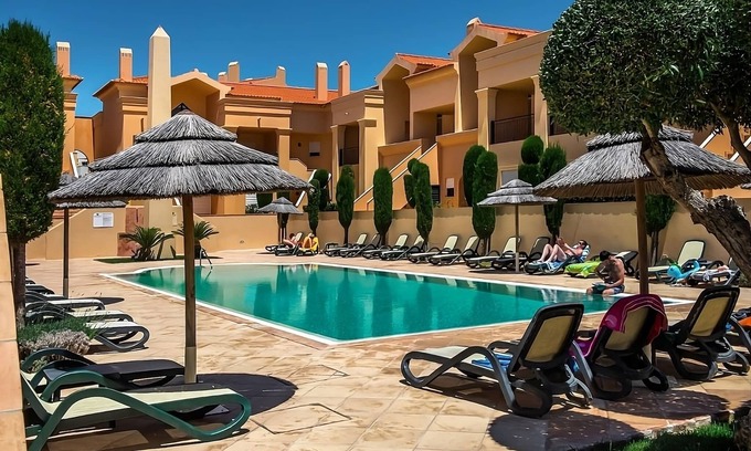 Praia da Luz Hotel | Relax and Unwind! Spacious 2BR Apartment, Fully-equipped Kitchen, Outdoor Pool!