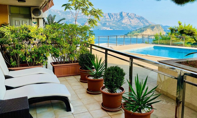 Rozino Apartamento | Relax Apt is the absolute best view and Location with pool in Budva