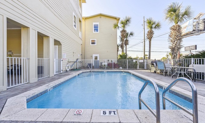 Bahama Beach Condominio | Relax at Second Wind – Gulf Views on Every Floor, 3 Suites, Pool & Free Guest Perks