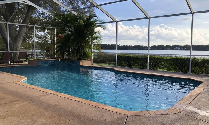 Auburndale Casa | Relax at Southern Exposure in Auburndale with a Pool & 76 Acre Private Lake.