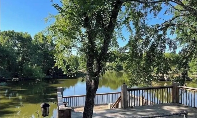 Barling Casa | Relax at spacious 4 bedroom private lake home in Chaffee Crossing!