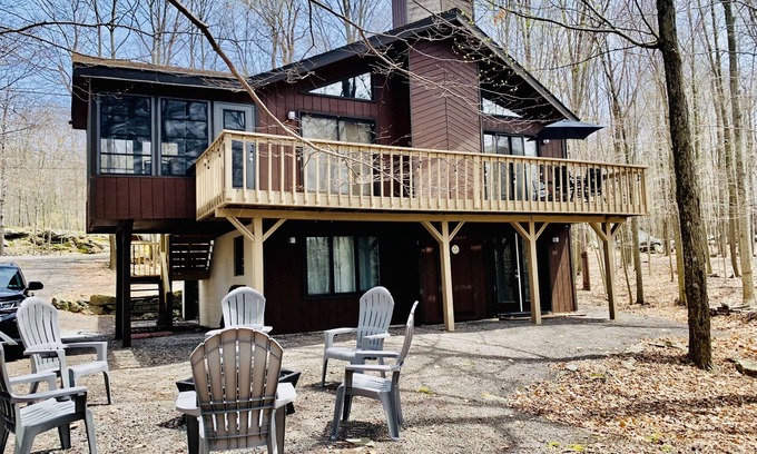 Lake Ariel Chalet De Esquí | Relax at Sunset View in the Hideout Resort