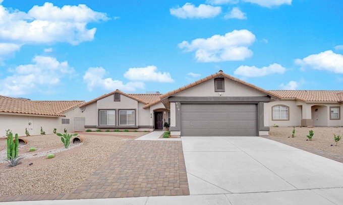 Mission Hills Casa | Relax at the Hills – Quiet 2 King Beds, 1 Queen bed