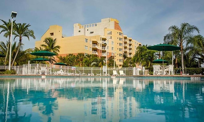 Weston Complejo | Relax at Vacation Village Resort near Bonaventure Golf Club!!