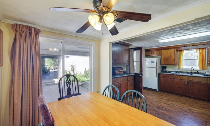 Lake Whitney Cabaña | Relax By Lake, Hike From Your Door: Whitney Home