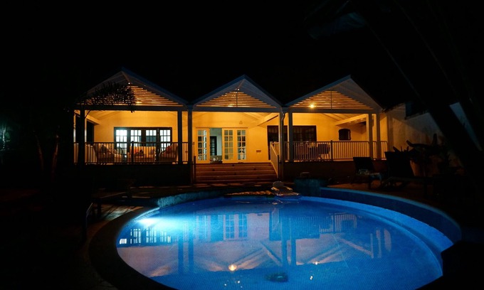 Bagatelle Terrace Casa | Relax by the pool, close to beach - Toad Hall