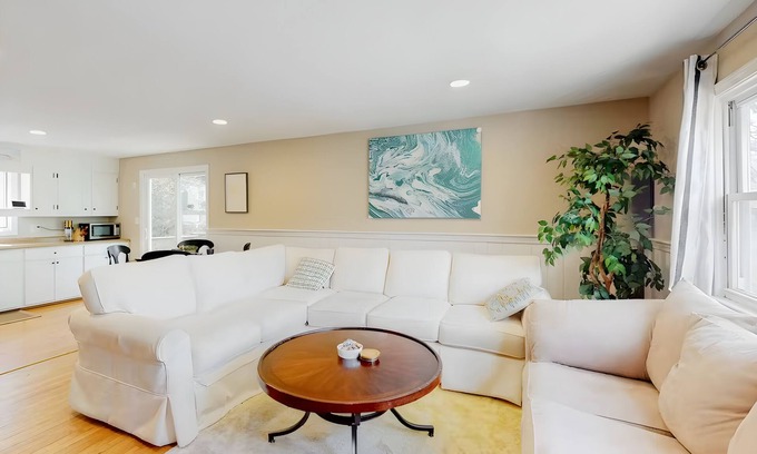 Truro Casa | Relax by the sea! Pet-Friendly Truro Home near Cape Cod National Seashore